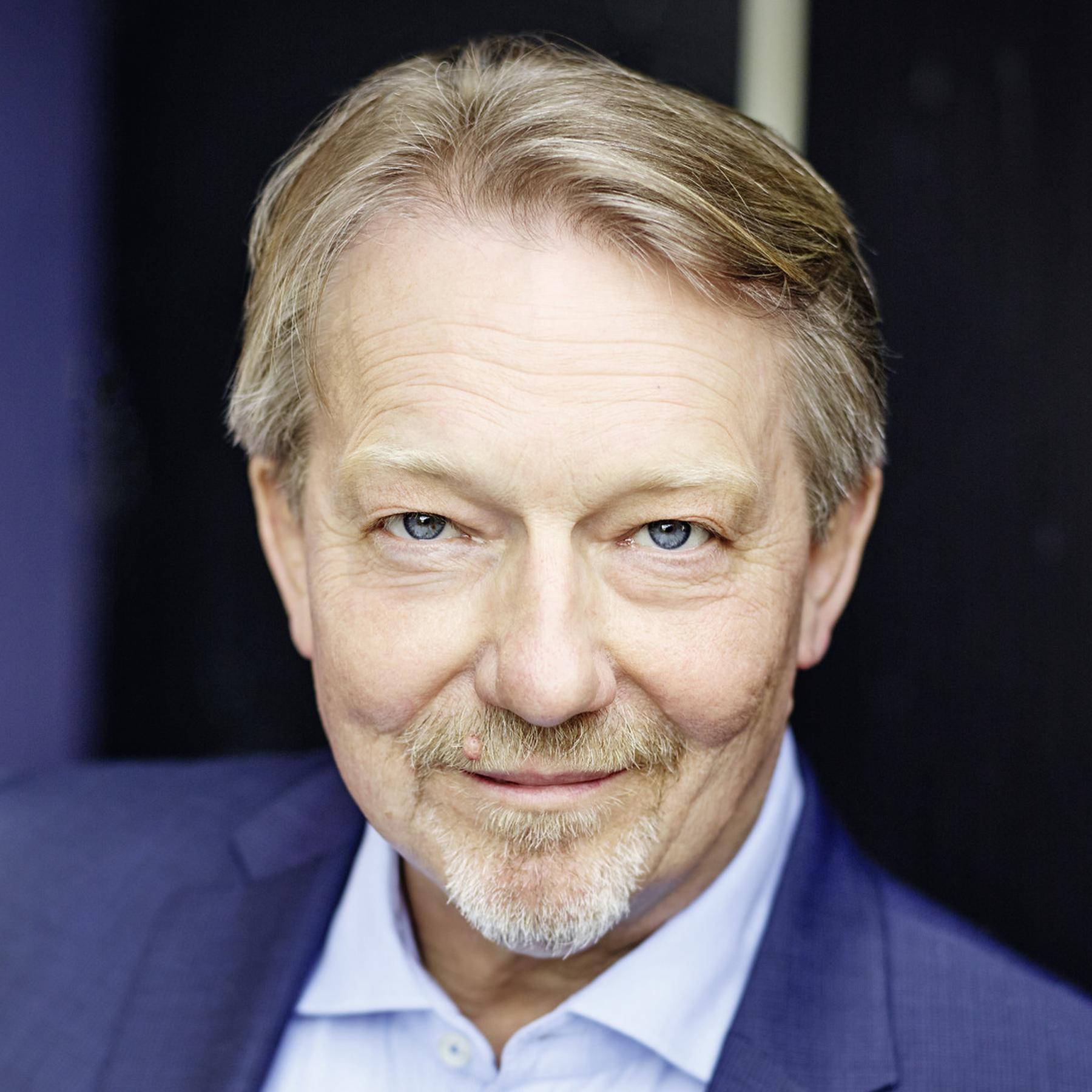 Dietmar Wischmeyer, Radiomacher und Kolumnist: "Vergeigt, verkackt, versemmelt" Dietmar Wischmeyer, Radiomacher und Kolumnist: "Vergeigt, verkackt, versemmelt"