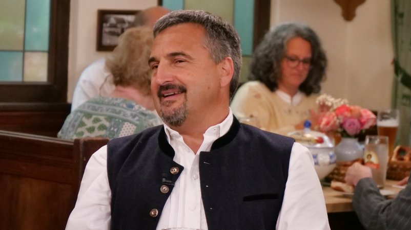 Georg Hackl am Sonntags-Stammtisch | Bild: Andreas Schroll / BR Georg Hackl am Sonntags-Stammtisch