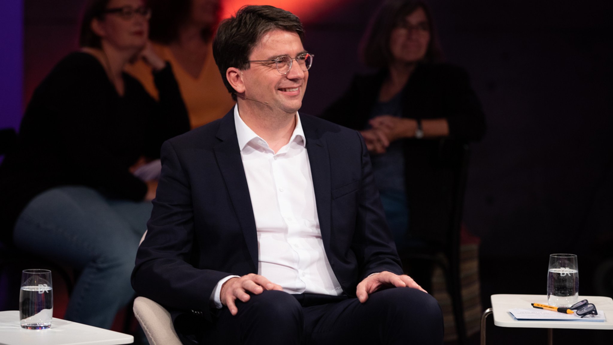 Florian von Brunn (SPD) diskutierte mit den anderen Spitzenkandidaten im BR24-Wahl-Talk auch über das Programm der AfD.