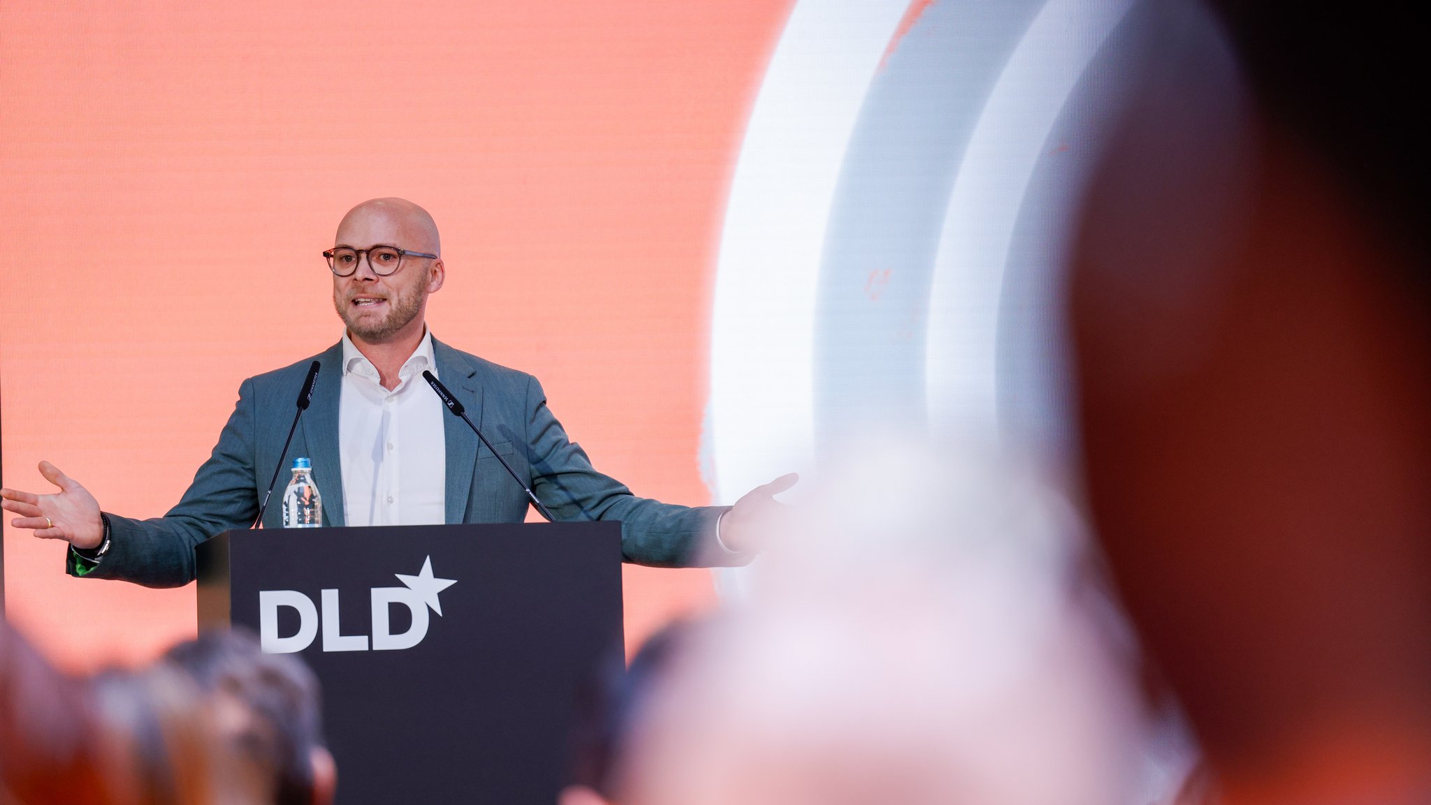 Minister Fabian Mehring auf der DLD-Konferenz