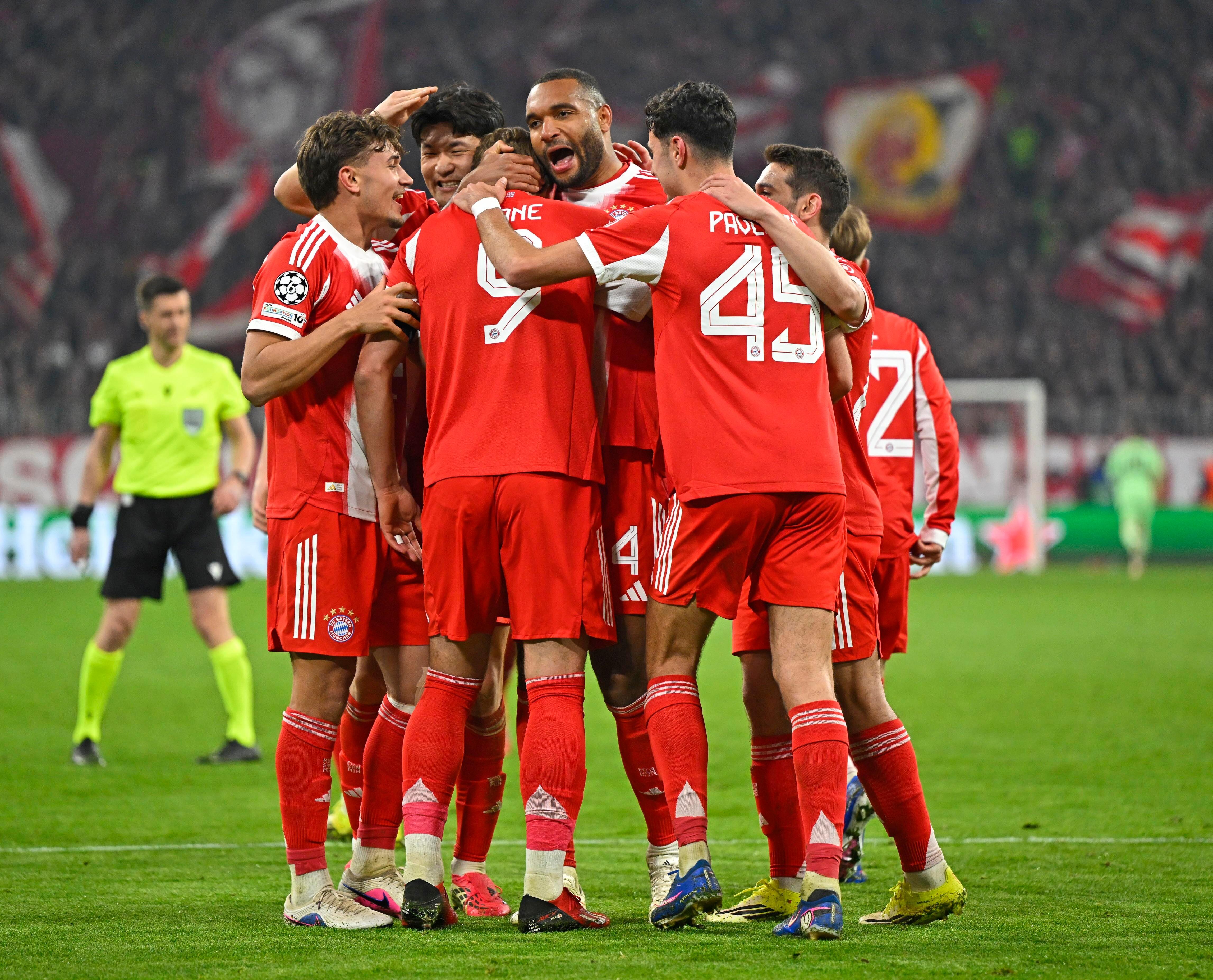 Spieler des FC Bayern bejubeln einen Treffer gegen Atalanta Bergamo | Bild:picture-alliance/dpa