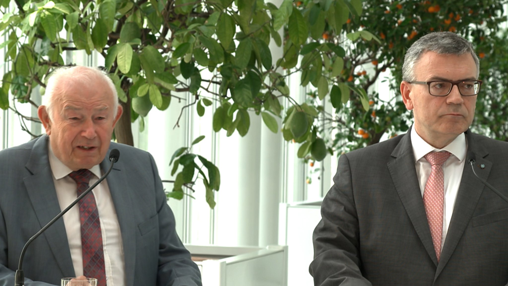 Alt-Ministerpräsident Günther Beckstein (CSU) und Staatskanzleichef Florian Herrmann (CSU)