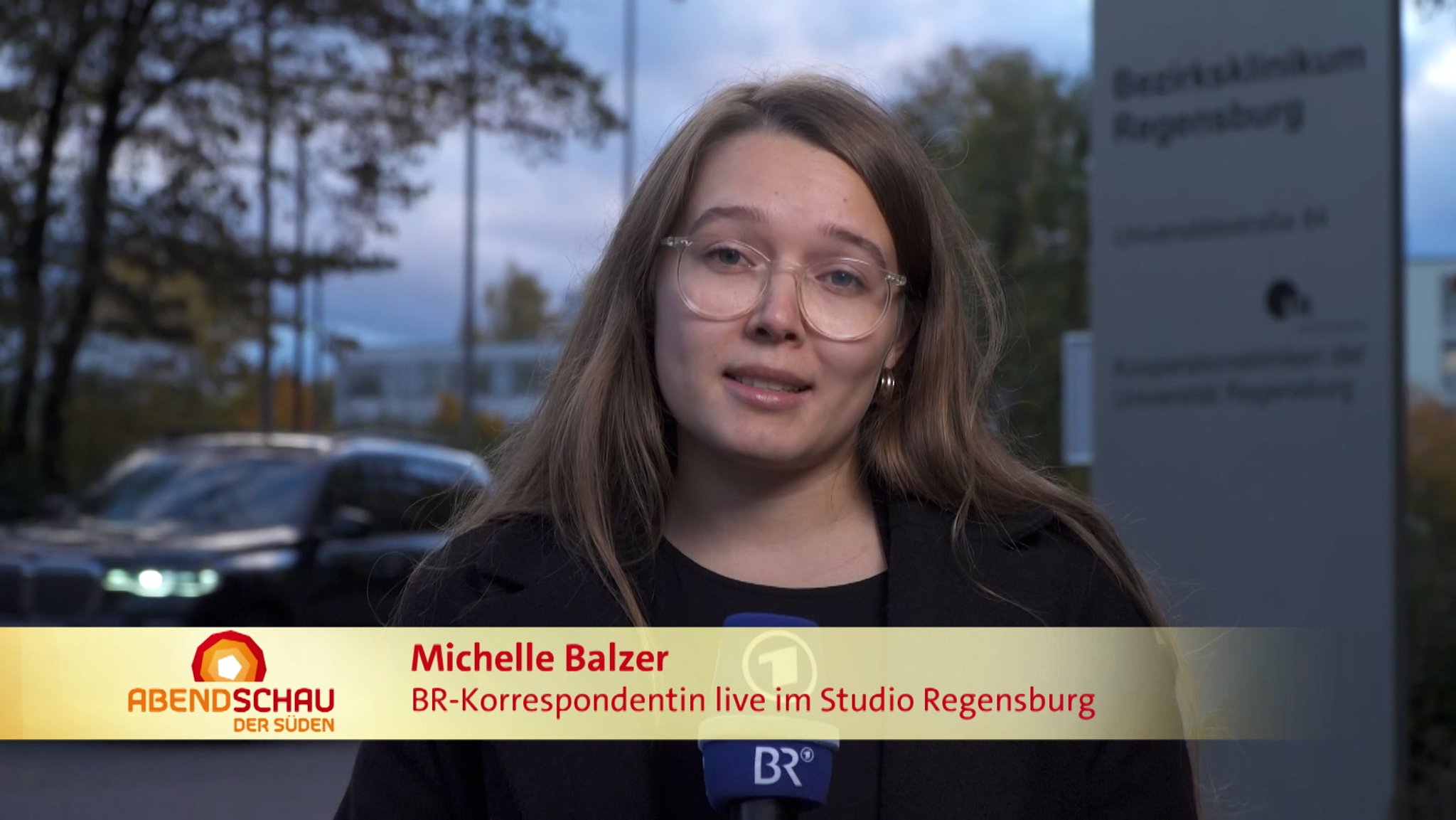 Den Fall der gestrigen Messerattacke hat nun die Generalstaatsanwaltschaft in München übernommen, was darauf hindeuten könnte, dass es extremistische Hintergründe geben könnte. Der neueste Stand live von Michelle Balzer aus Regensburg