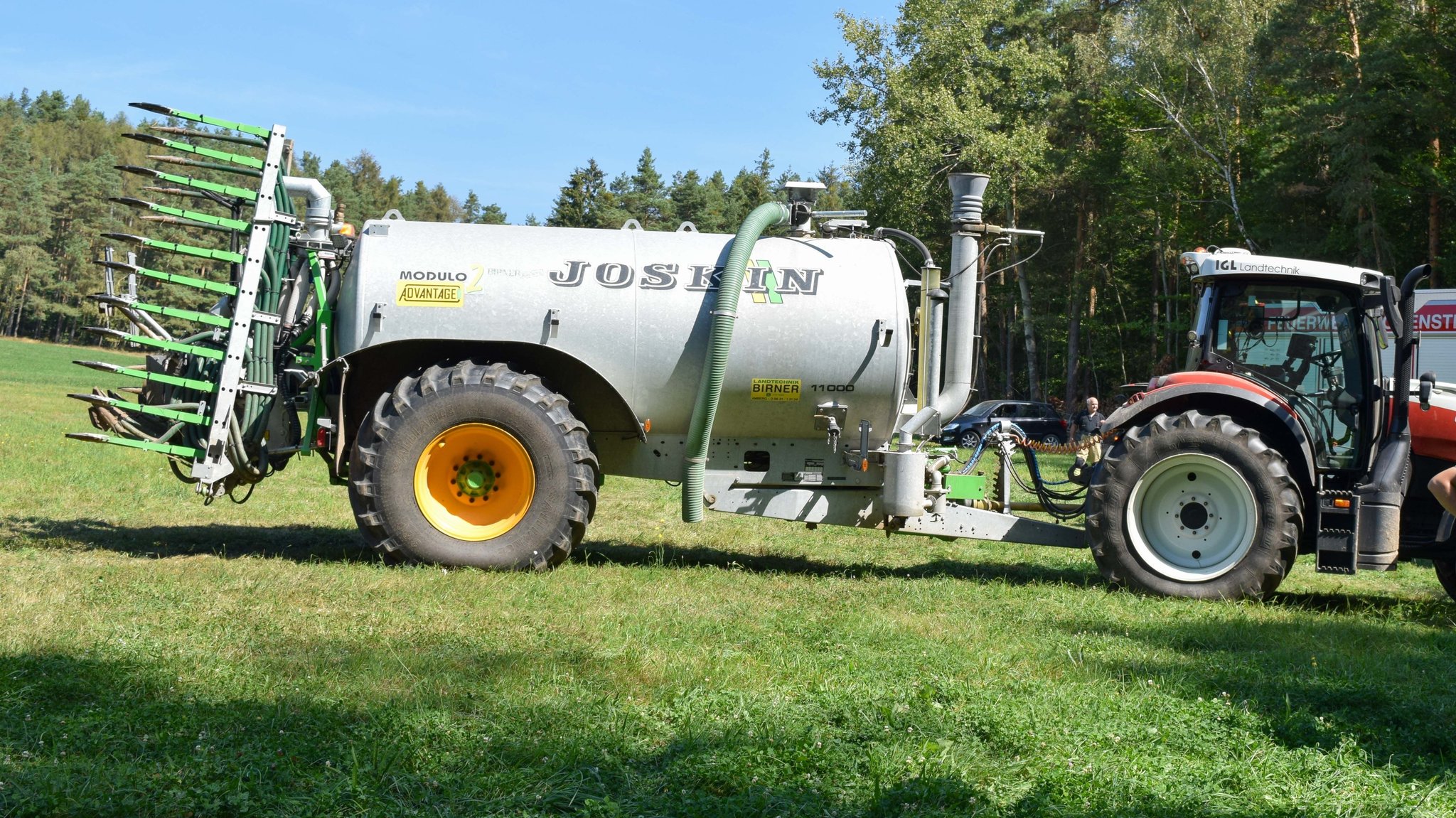 Traktor mit Wassertank