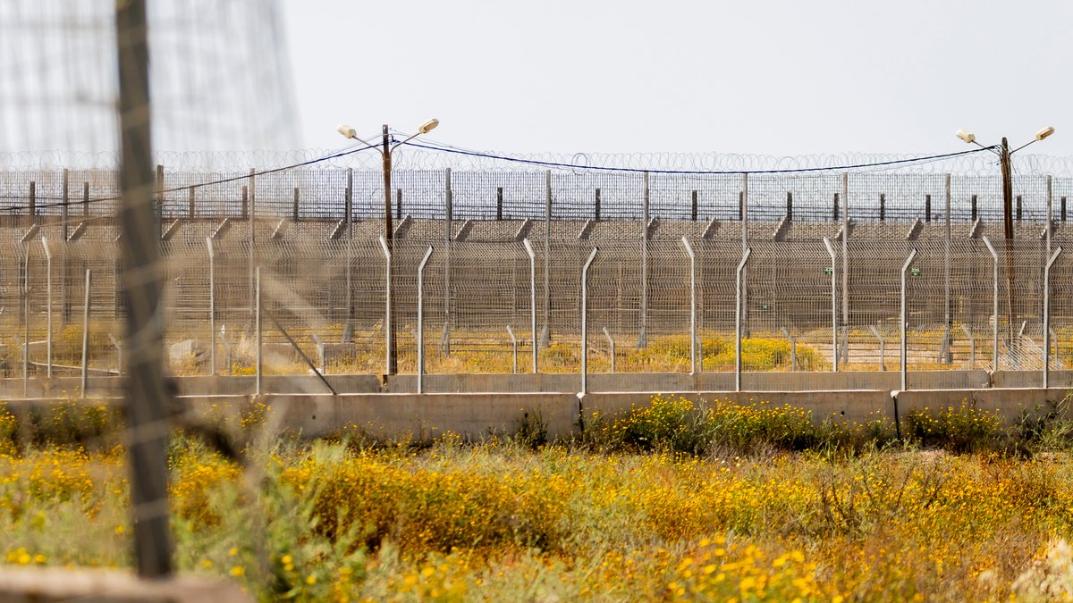 Zäune auf israelischer Seite an Grenze zum Gazastreifen
