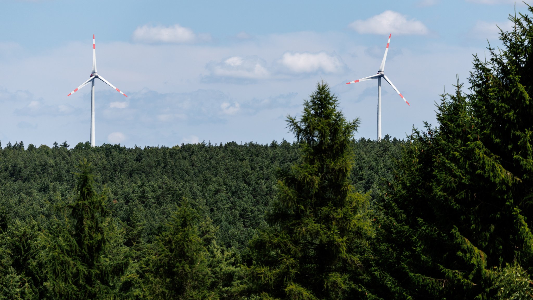 Schwarz-Rot: Bremst der Bund jetzt die Windkraft in Bayern aus?