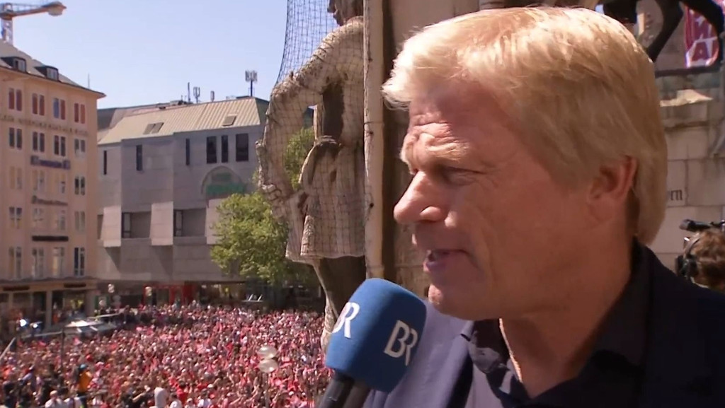 Oliver Kahn bei der FC-Bayern-Meisterfeier | Bild: picture-alliance/dpa Oliver Kahn bei der FC-Bayern-Meisterfeier