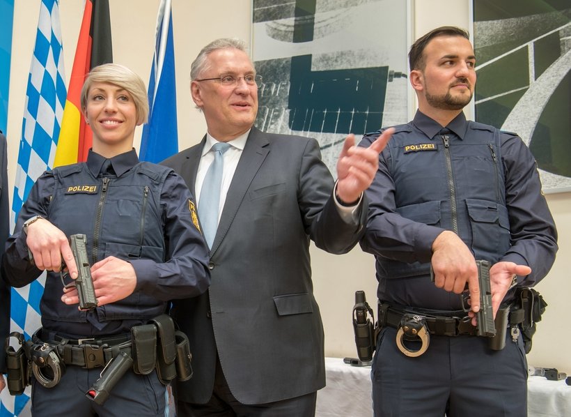 Neue Dienstwaffen für die bayerische Polizei | BR24