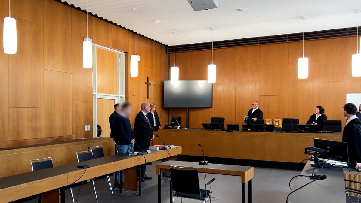 Brandstiftung: Feuerwehrmann zu langer Haftstrafe verurteilt