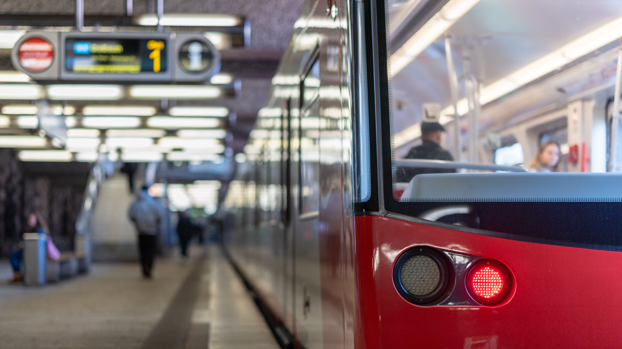 Im Nahverkehr in Bayern könnte es zu weiteren Warnstreiks kommen. | Bild: picture alliance / Eibner-Pressefoto/Ardan Fuessman Im Nahverkehr in Bayern könnte es zu weiteren Warnstreiks kommen.