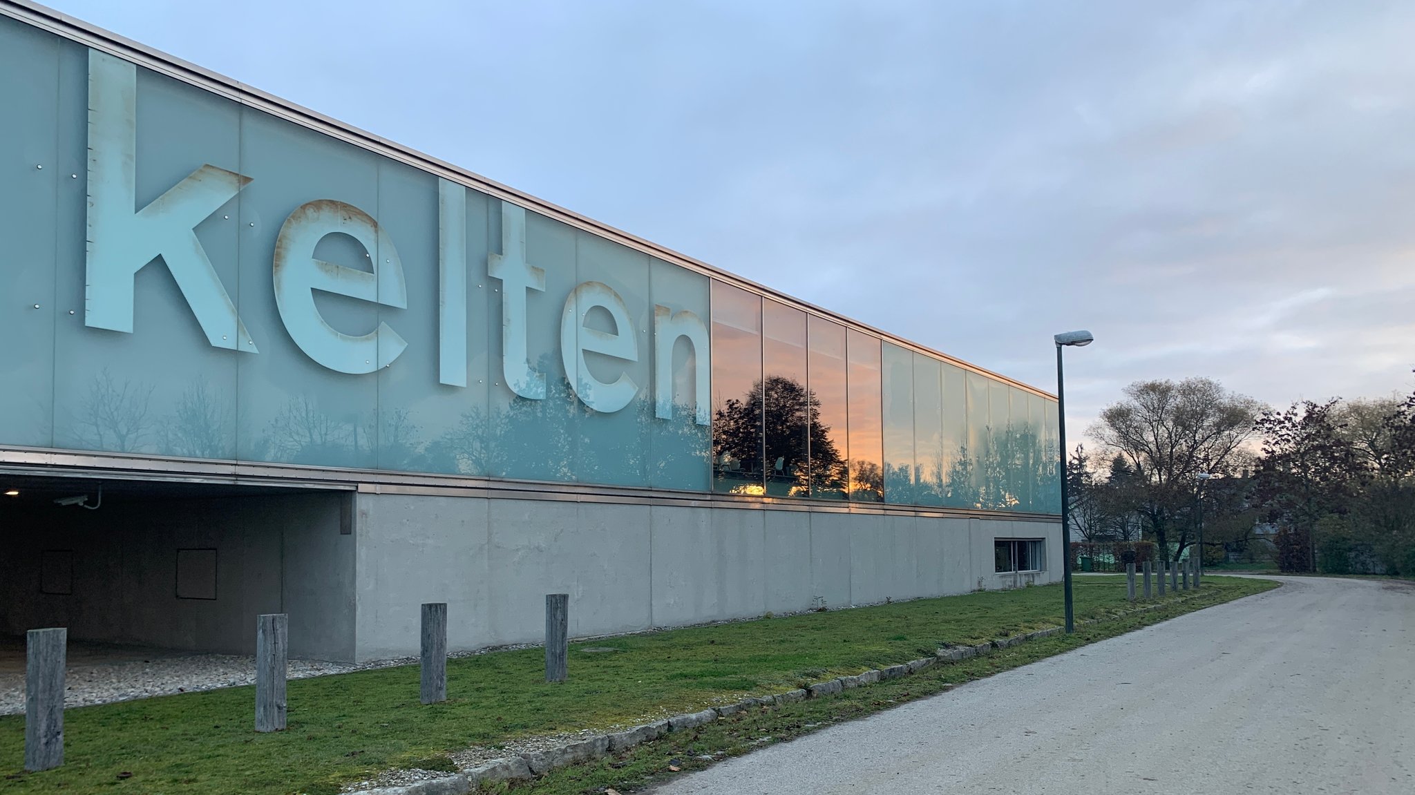 Das Kelten-Museum in Manching einen Tag nach dem Diebstahl des Schatzes.