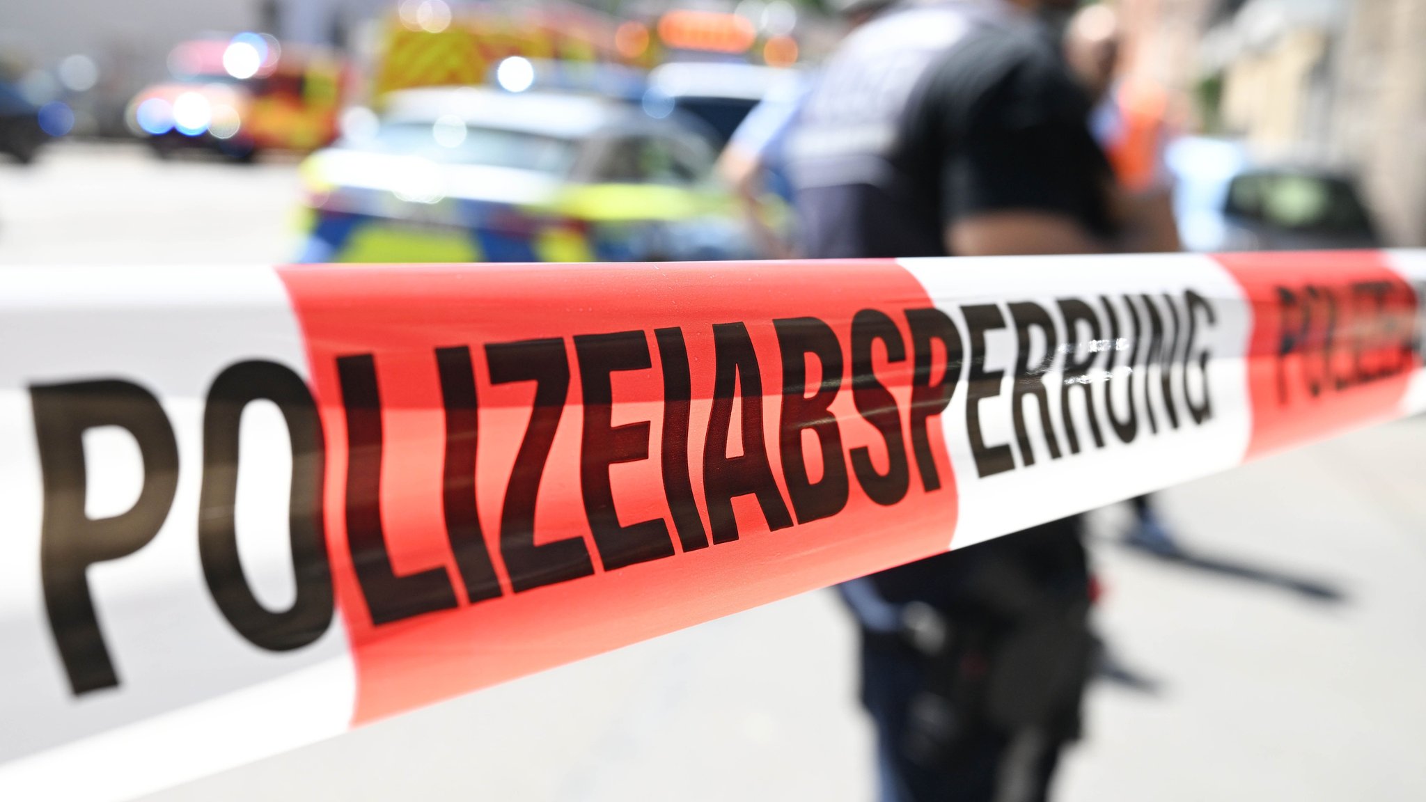 Symbolbild: Polizeieinsatz | Bild: picture alliance/dpa | Bernd Weißbrod Symbolbild: Polizeieinsatz