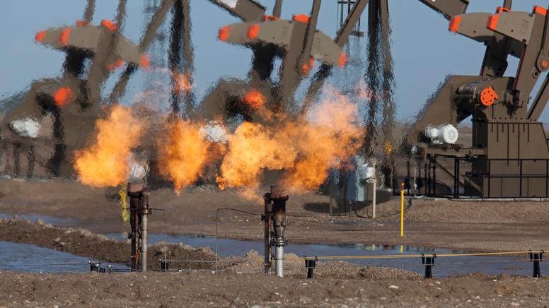 Beim Abpumpen von Öl wird Erdgas abgefackelt
| Bild:dpa