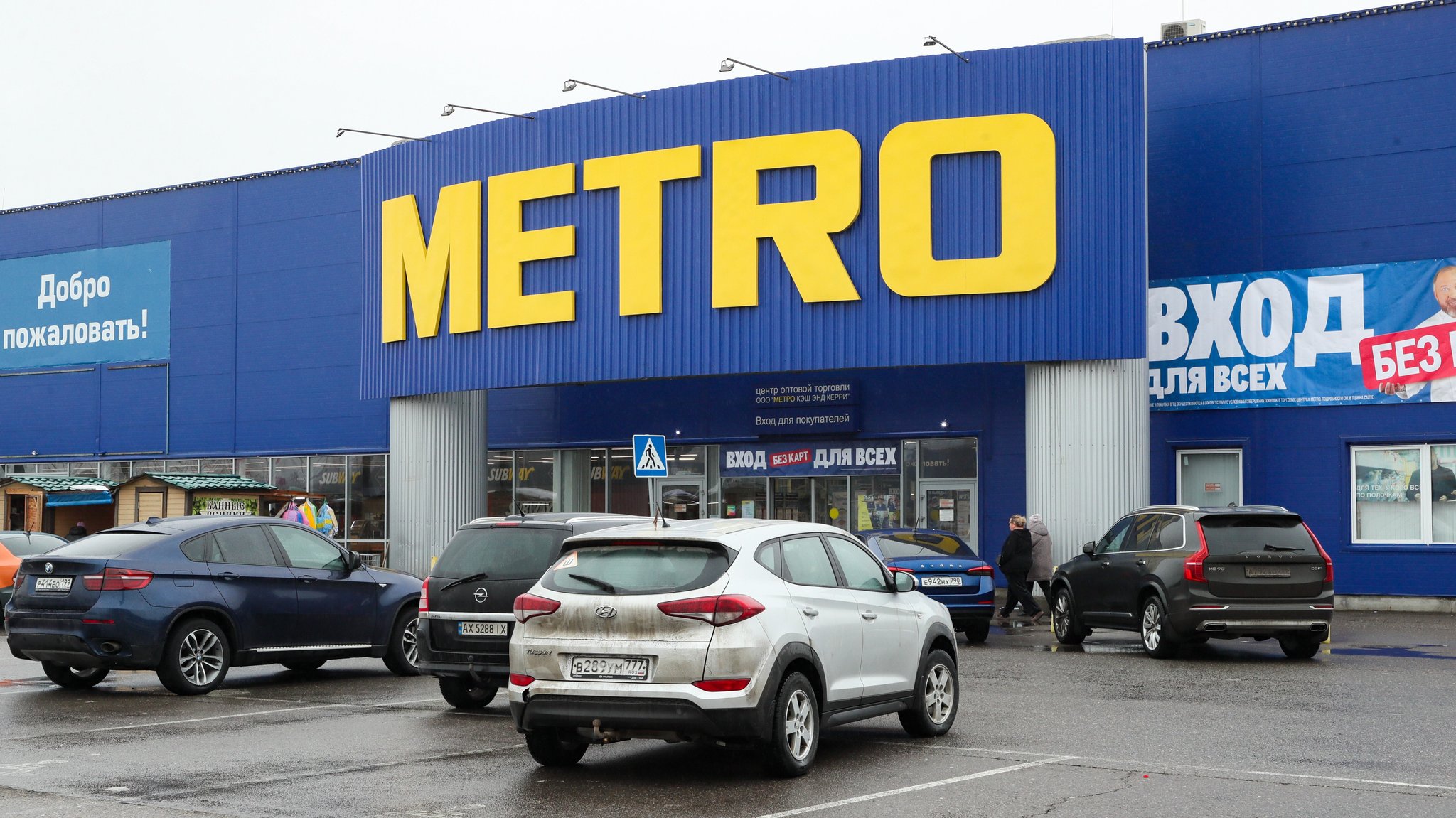 Putin gibt deutschen Handelsriesen Metro in Zwangsverwaltung