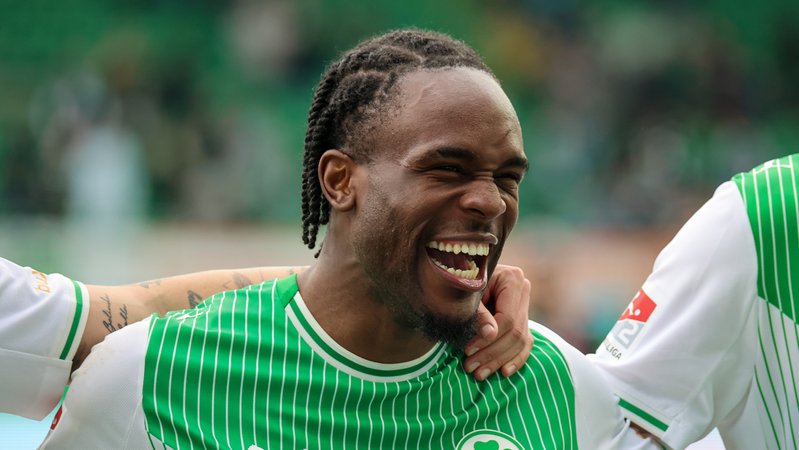 Noel Futkeu, SpVgg Greuther Fürth | Bild: picture alliance / HMB Media | Madeleine Fantini Noel Futkeu, SpVgg Greuther Fürth