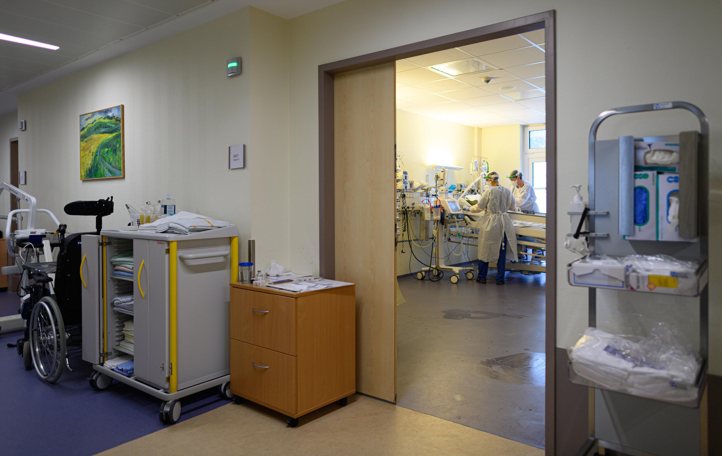 Image accompanying Krankenhäuser haben eine geringere Intensivbetten-Kapazität gemeldet als tatsächlich vorhanden, um Ausgleichszahlungen vom Bund zu erhalten