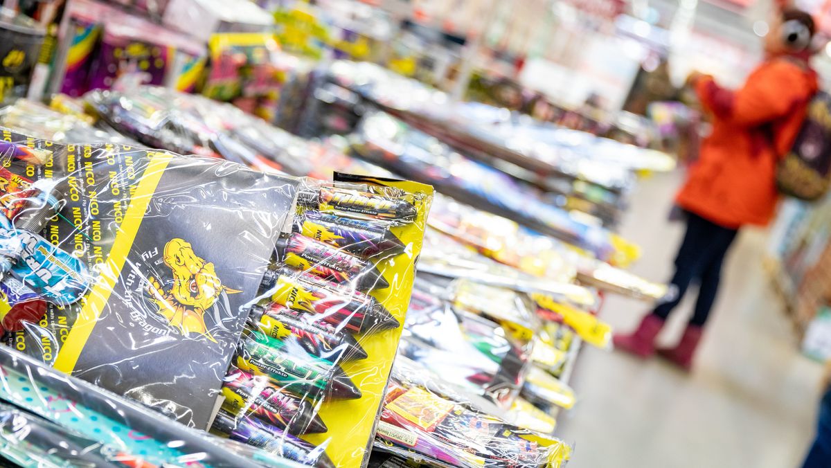 Headhunter, 900 schuss batterie online bestellen und kaufen bei pyroweb Silvester Feuerwerk Kaufen : Feuerwerk Was Ihr Fur Den Richtigen Umgang