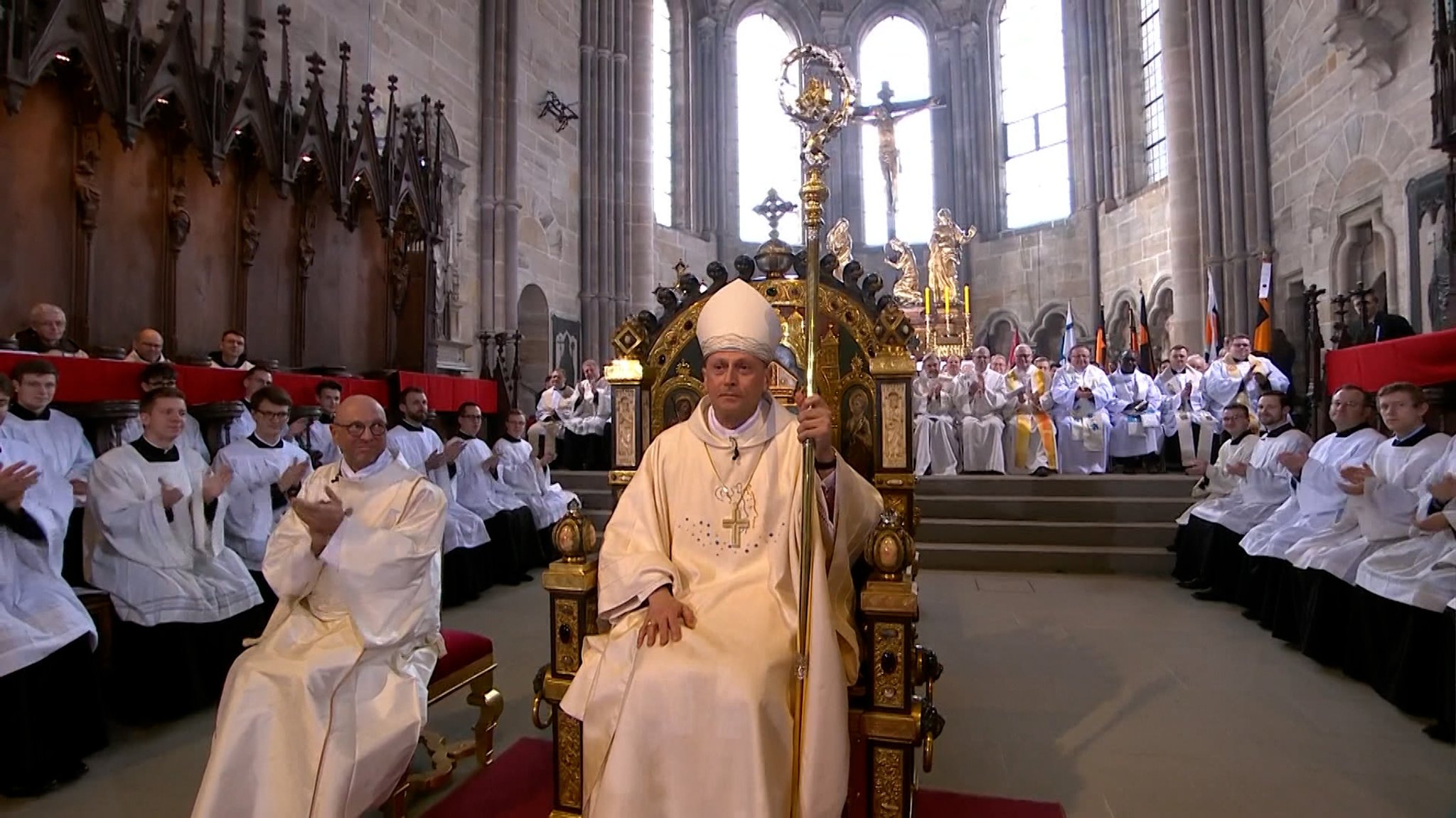 Bei einem Festgottesdienst hat Herwig Gössl sein Amt als Erzbischof von Bamberg angetreten. 