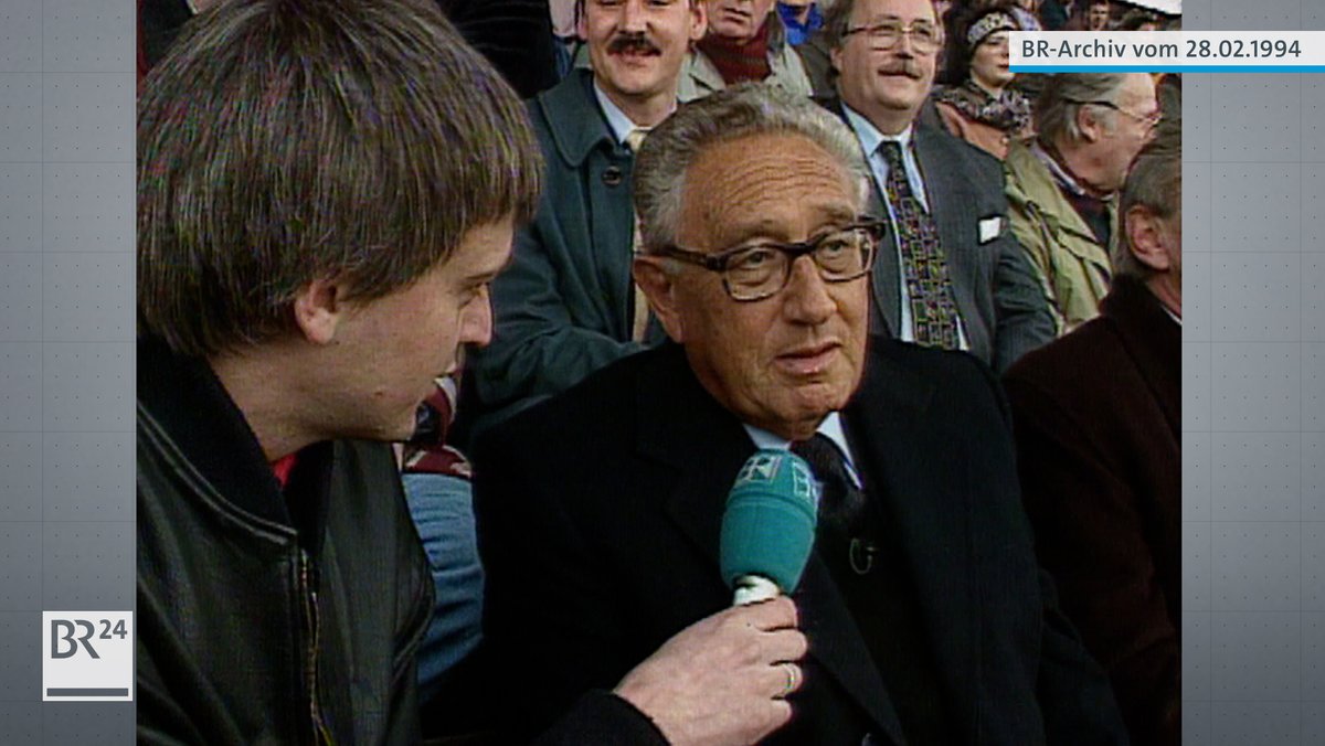 Henry Kissinger im Fußballstadion