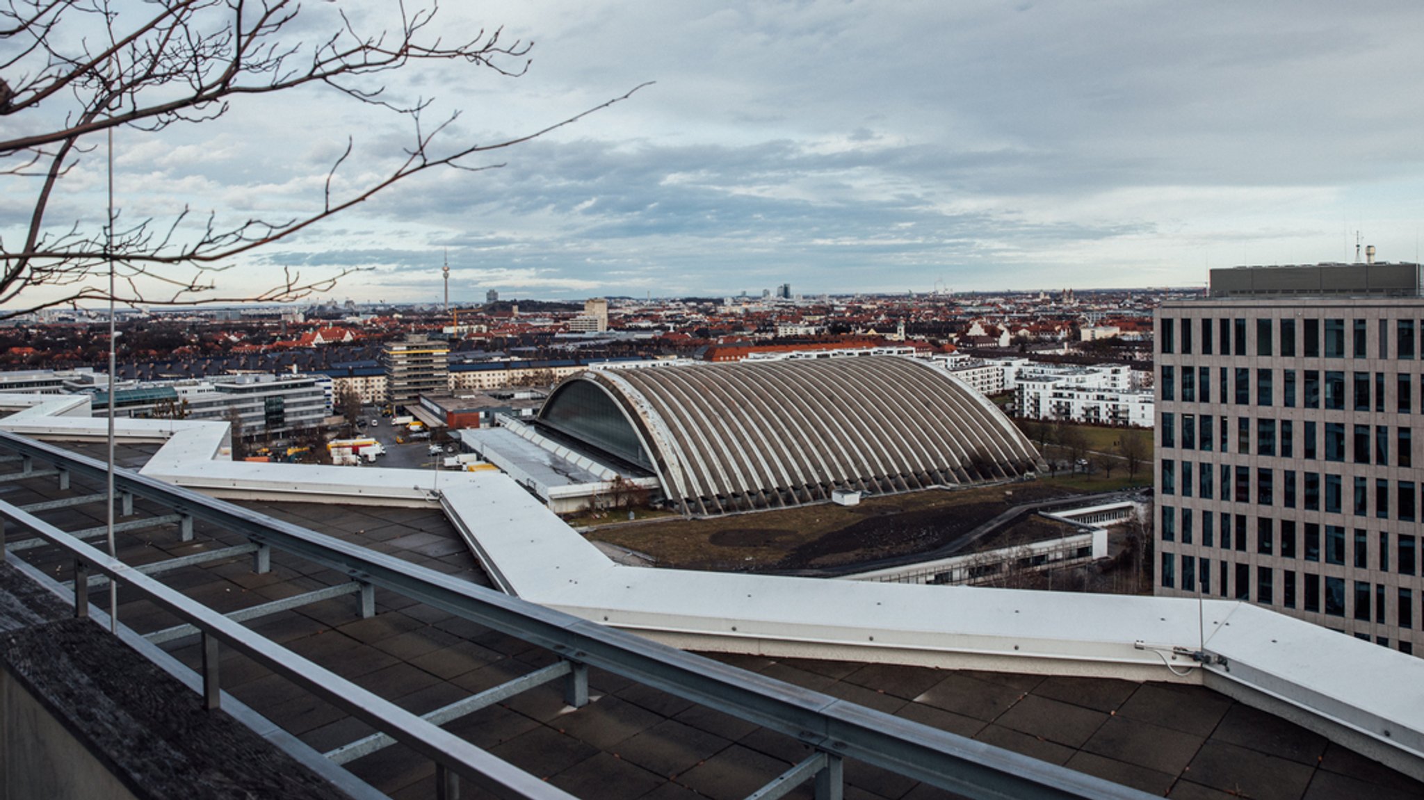 (Archivbild) Aus einem Gewerbegebiet an der ehemaligen Paketposthalle im Stadtteil Neuhausen soll ein neues Wohn- und Geschäftsviertel werden