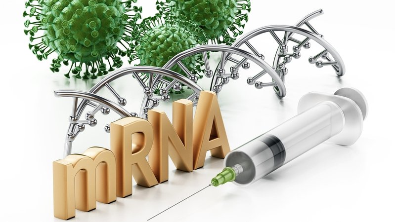 Illustration eines Schriftzugs "mRNA" mit Impfspritze und Coronaviren.