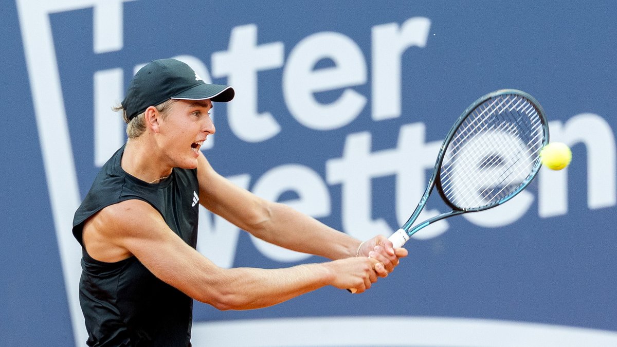 Tennisprofi Justin Engel mit Babysitter beim Davis Cup