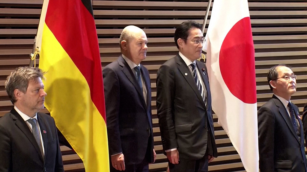 Bundeskanzler Scholz und sein japanischer Amtskollege Kishida wollen noch stärker im Klima-, Energie- und Sicherheitsbereich zusammenarbeiten. | Bild: BR Bundeskanzler Scholz und sein japanischer Amtskollege Kishida wollen noch stärker im Klima-, Energie- und Sicherheitsbereich zusammenarbeiten.