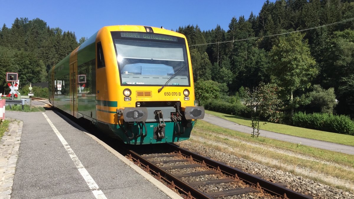 Zug der Länderbahn im Bayerischen Wald