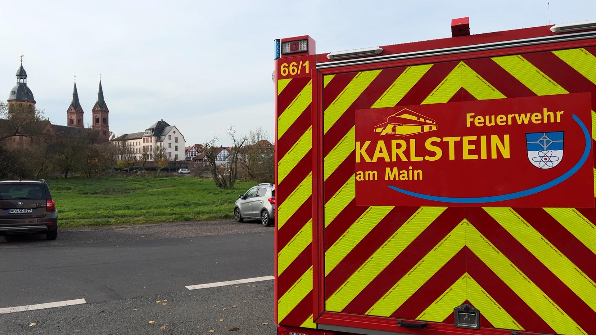 Die Feuerwehr in Karlstein bei Luftmessungen.