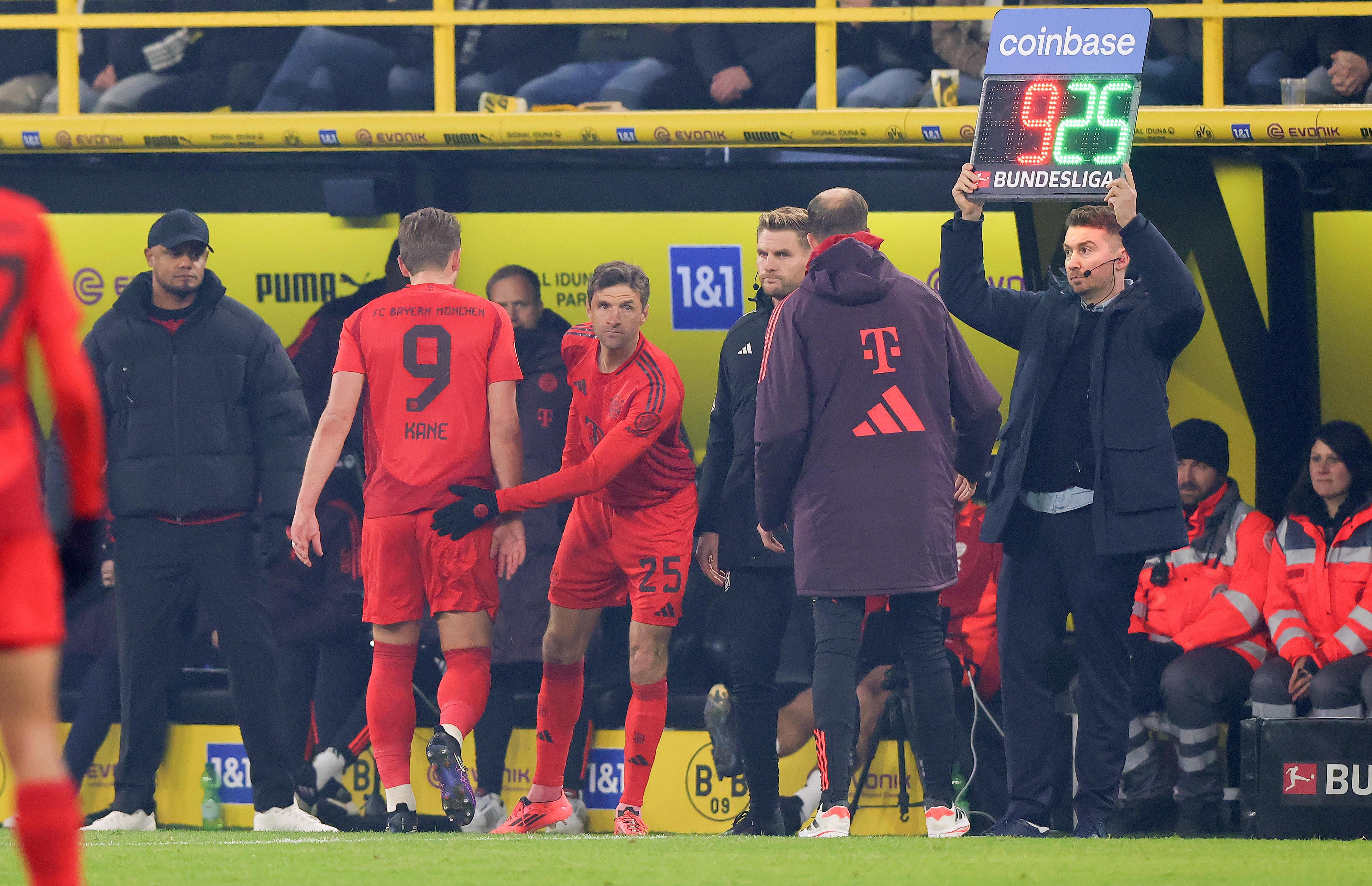 Harry Kane wird für Thomas Müller ausgewechselt