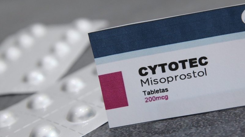 Medikament Cytotec, Wirkstoff Misoprostol, Hersteller Pfizer | Bild: picture alliance / PHOTOPQR/L'ALSACE/MAXPPP | Jean-François FREY Medikament Cytotec, Wirkstoff Misoprostol, Hersteller Pfizer