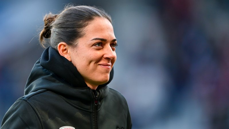 FC-Ingolstadt-Trainerin Sabrina Wittmann | Bild: picture-alliance/dpa FC-Ingolstadt-Trainerin Sabrina Wittmann