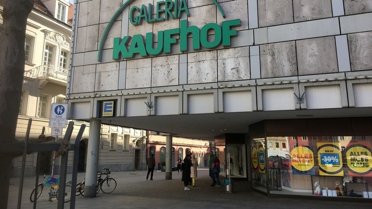 Das Galeria Kaufhof Warenhaus in der Regensburger Innenstadt
