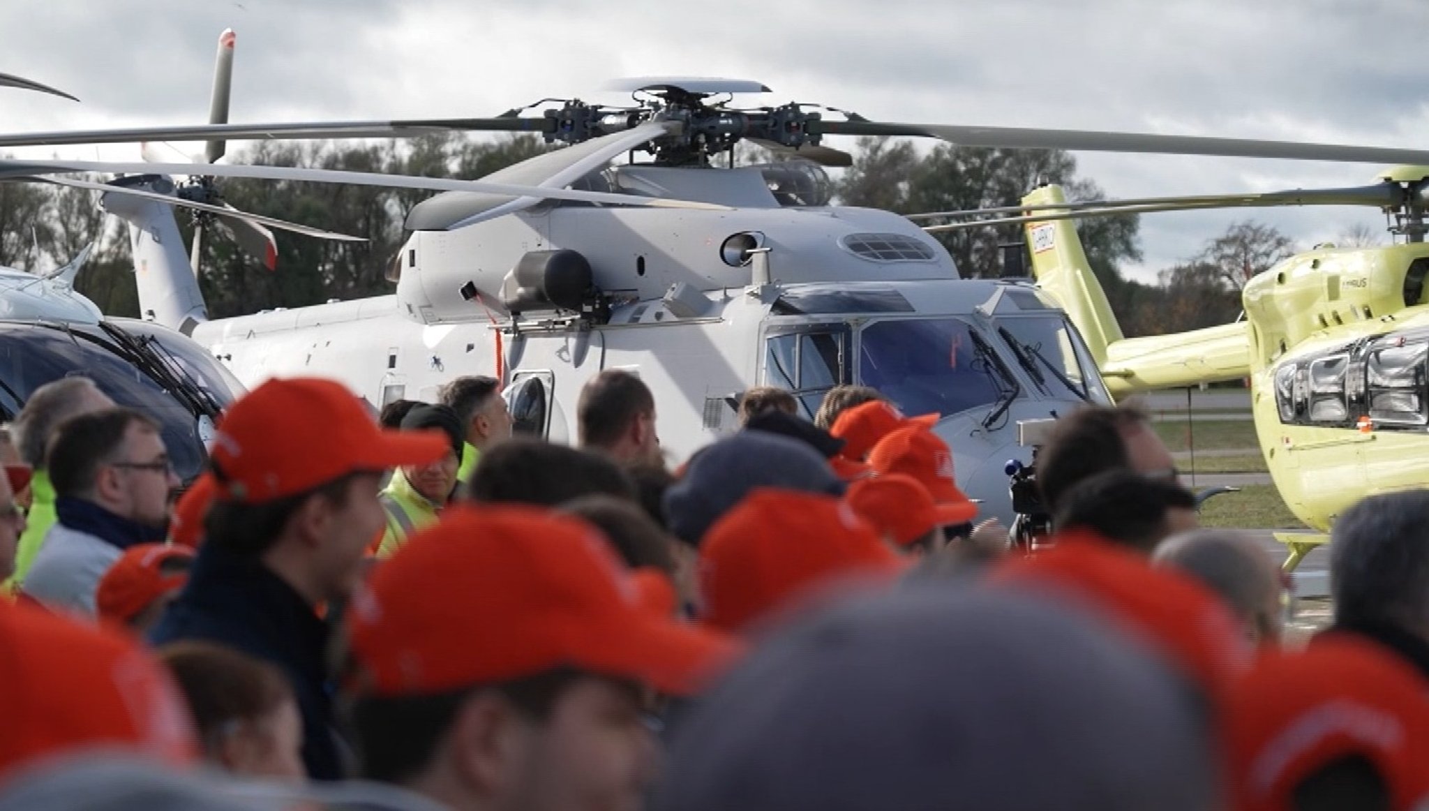 Protest bei Airbus gegen Einkaufspolitik der Bundeswehr