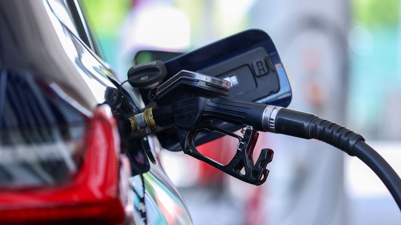 Symbolbild: Tanken könnte bald teurer werden, schätzen Experten. | Bild: picture alliance / Kirchner-Media/X | Kirchner-Media/X Symbolbild: Tanken könnte bald teurer werden, schätzen Experten.