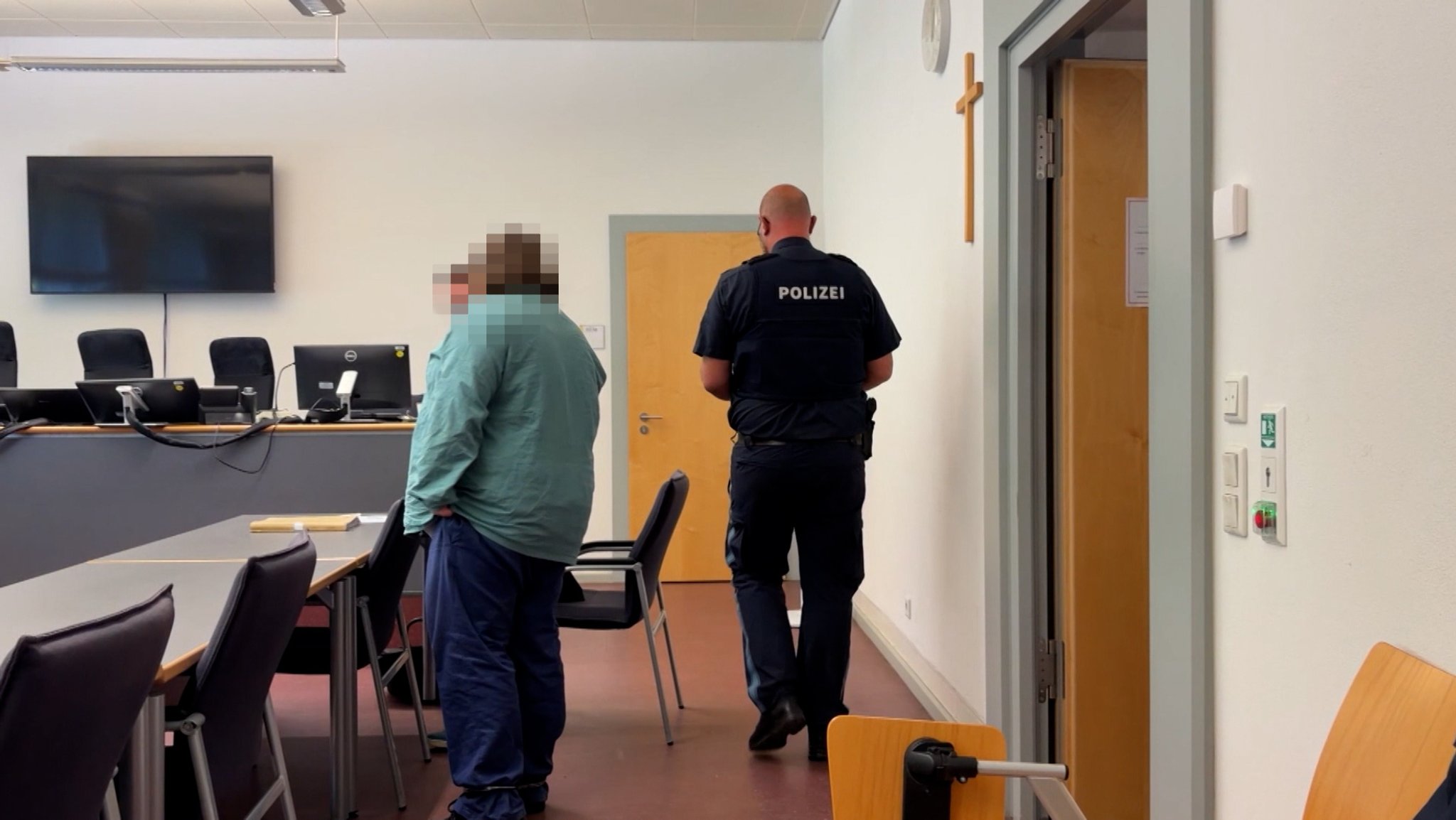 23-Jähriger muss wegen schweren sexuellen Missbrauchs von Kindern über sieben Jahre in Haft | Bild: Bayerischer Rundfunk 2026 23-Jähriger muss wegen schweren sexuellen Missbrauchs von Kindern über sieben Jahre in Haft