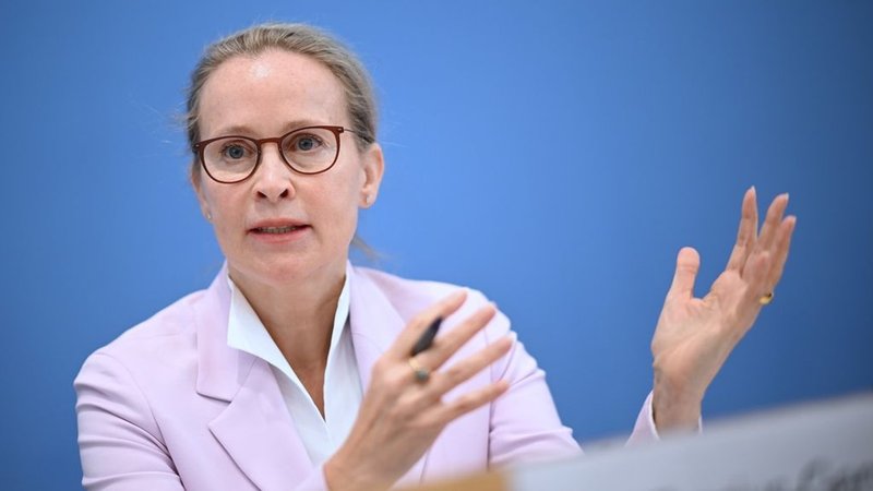 ARCHIV - 15.04.2024, Berlin: Frauke Brosius-Gersdorf, Juristin, stellt den Abschlussbericht der Kommission zur reproduktiven Selbstbestimmung und Fortpflanzungsmedizin vor. | Bild: dpa-Bildfunk/Britta Pedersen ARCHIV - 15.04.2024, Berlin: Frauke Brosius-Gersdorf, Juristin, stellt den Abschlussbericht der Kommission zur reproduktiven Selbstbestimmung und Fortpflanzungsmedizin vor.