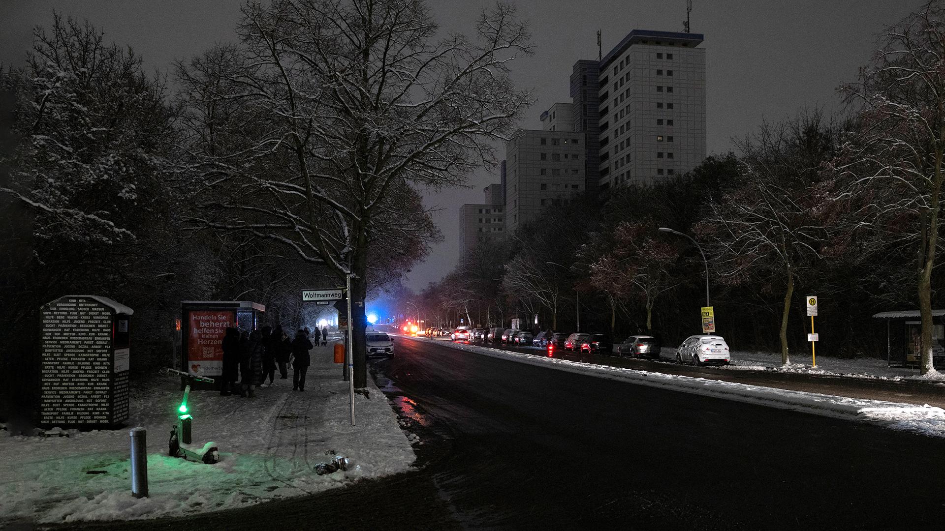 Der große Stromausfall in Berlin ist laut Polizei durch einen politisch motivierten Anschlag verursacht worden.