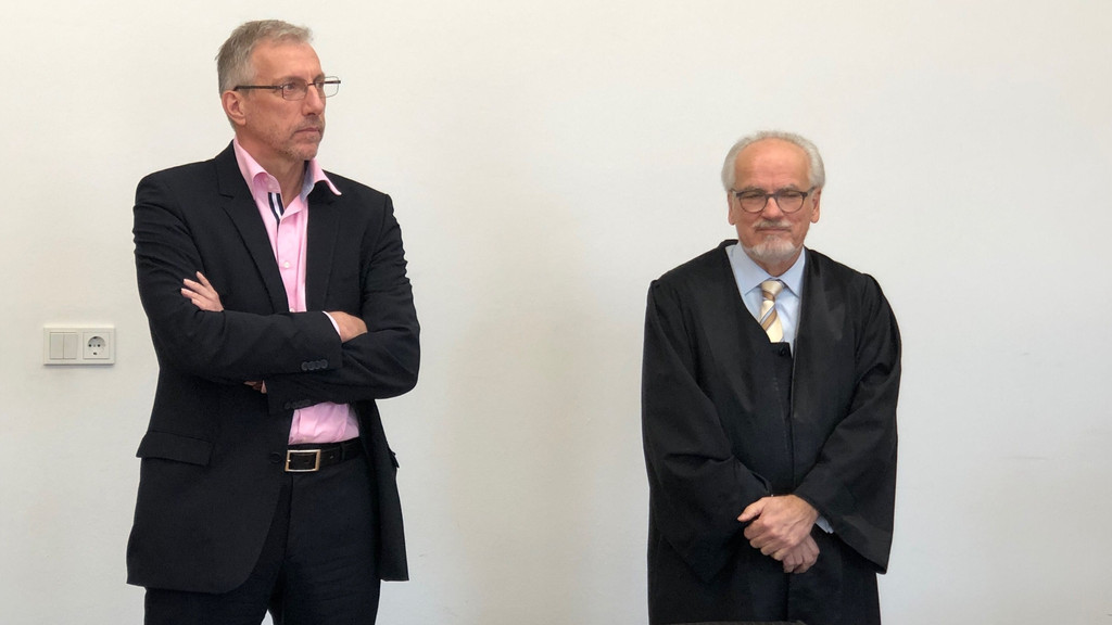 Zwiesels Ex-Bürgermeister, Franz Xaver Steininger, mit seinem Anwalt vor Gericht