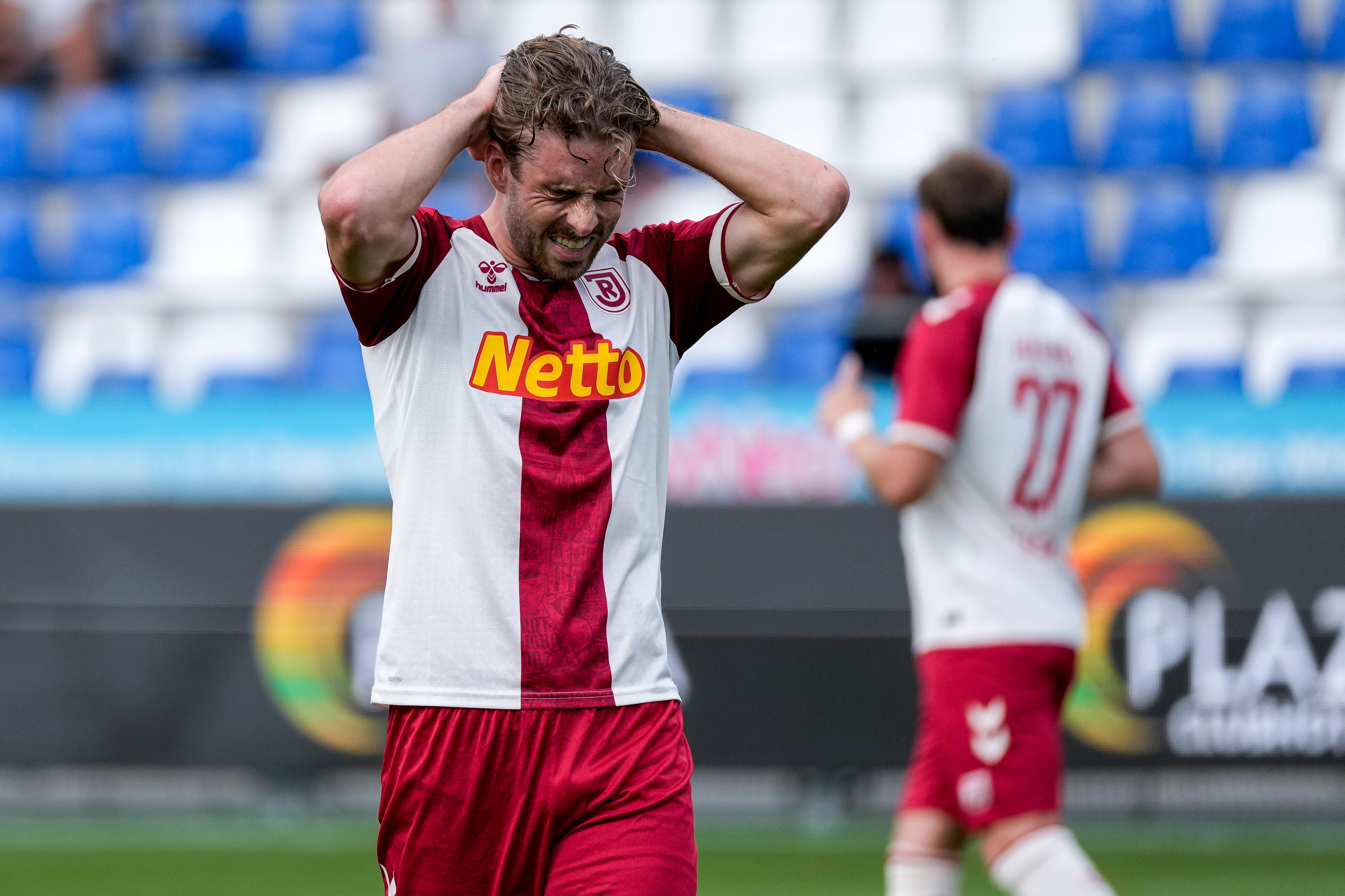 Der SSV Jahn Regensburg hat bei der TSG Hoffenheim II einen Dämpfer kassiert | Bild:picture alliance / foto2press | Oliver Zimmermann