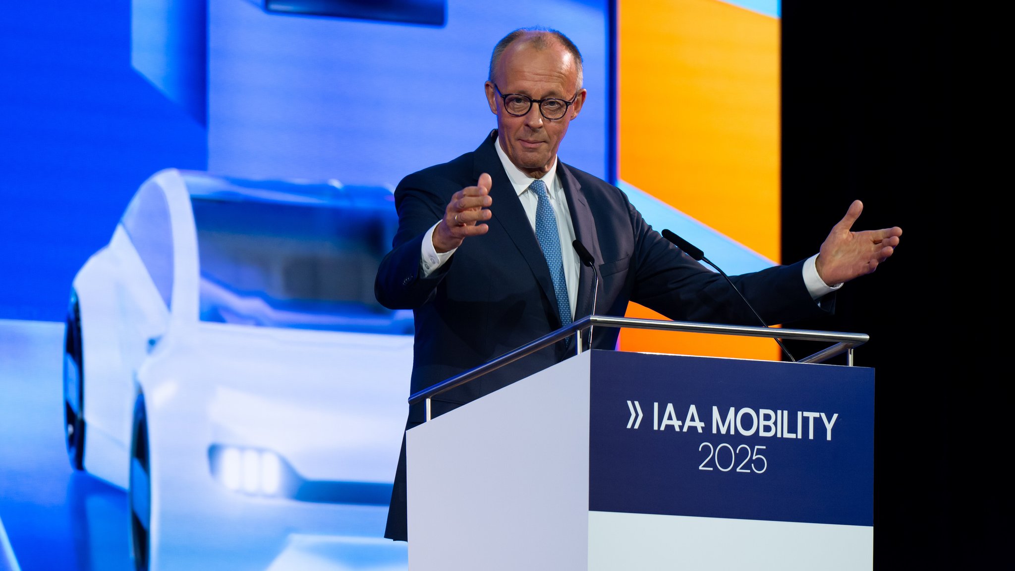 IAA Mobility: Merz für Änderungen am geplanten Verbrennerverbot