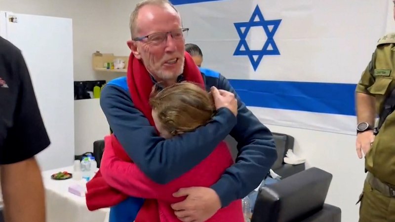 Die 9-jährige Emily sieht nach 50 Tagen Hamas-Gefangenschaft ihre Familie wieder