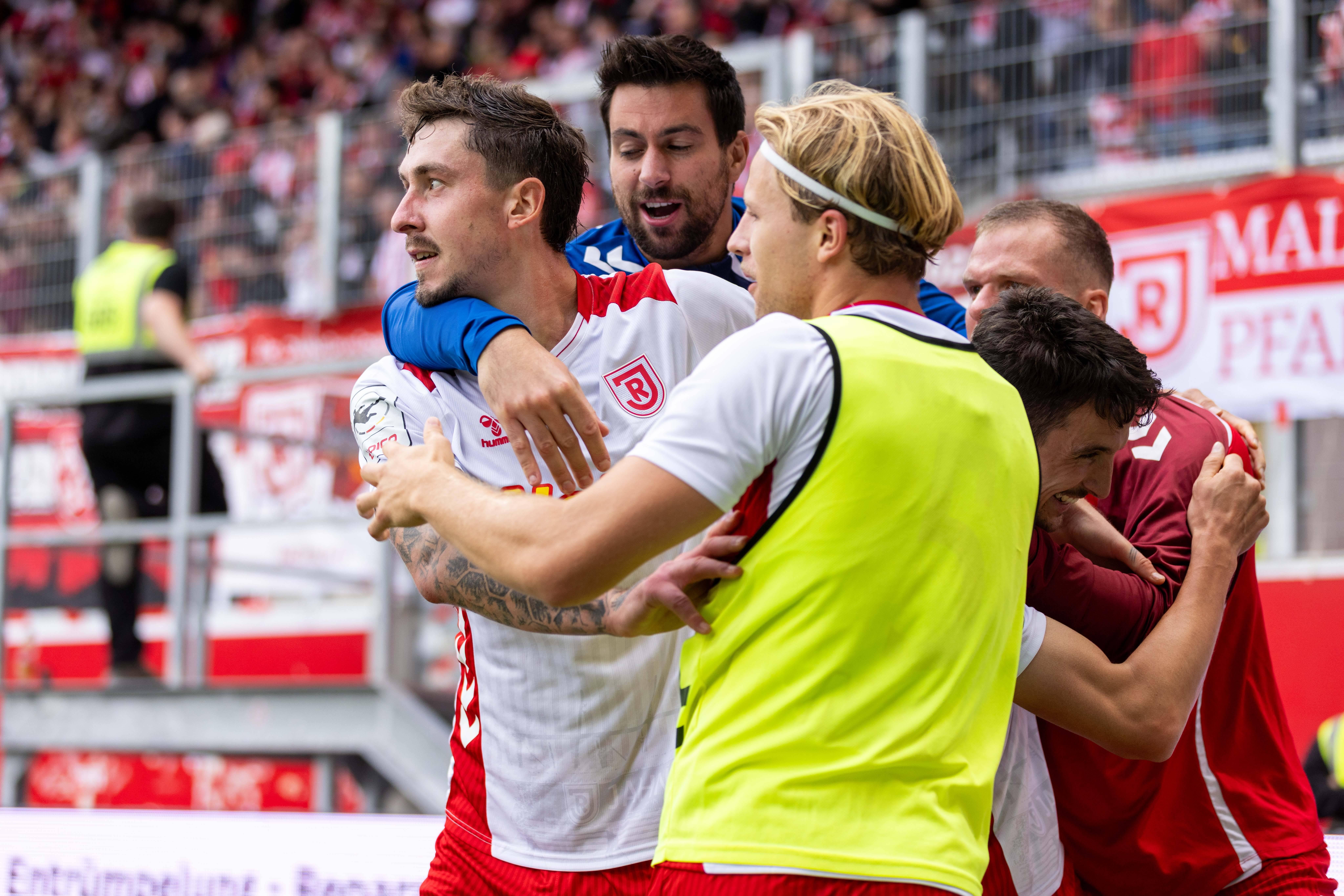 Jubel beim SSV Jahn Regensburg