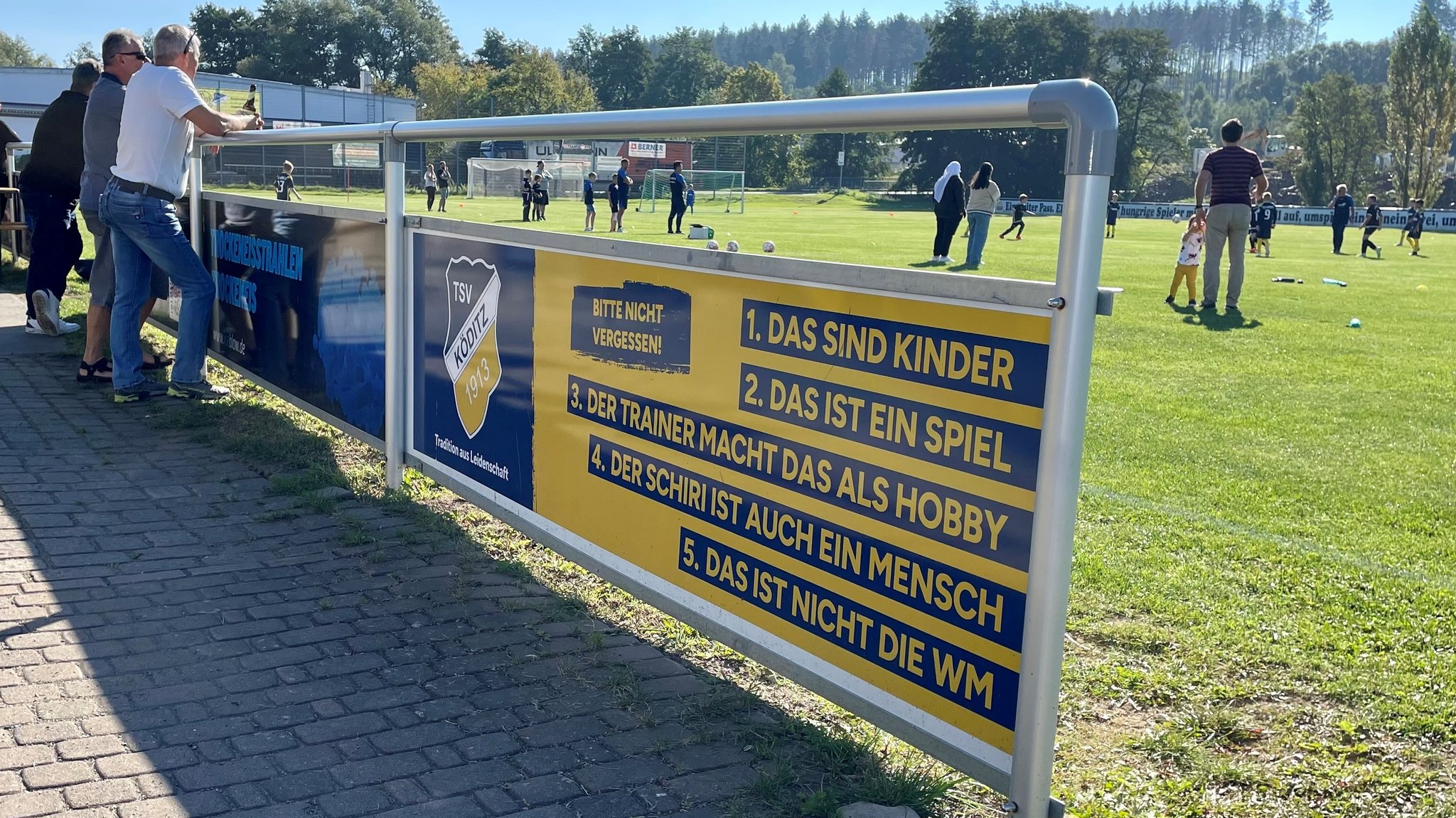 "Das sind Kinder": Verein wirbt für Respekt im Fußball