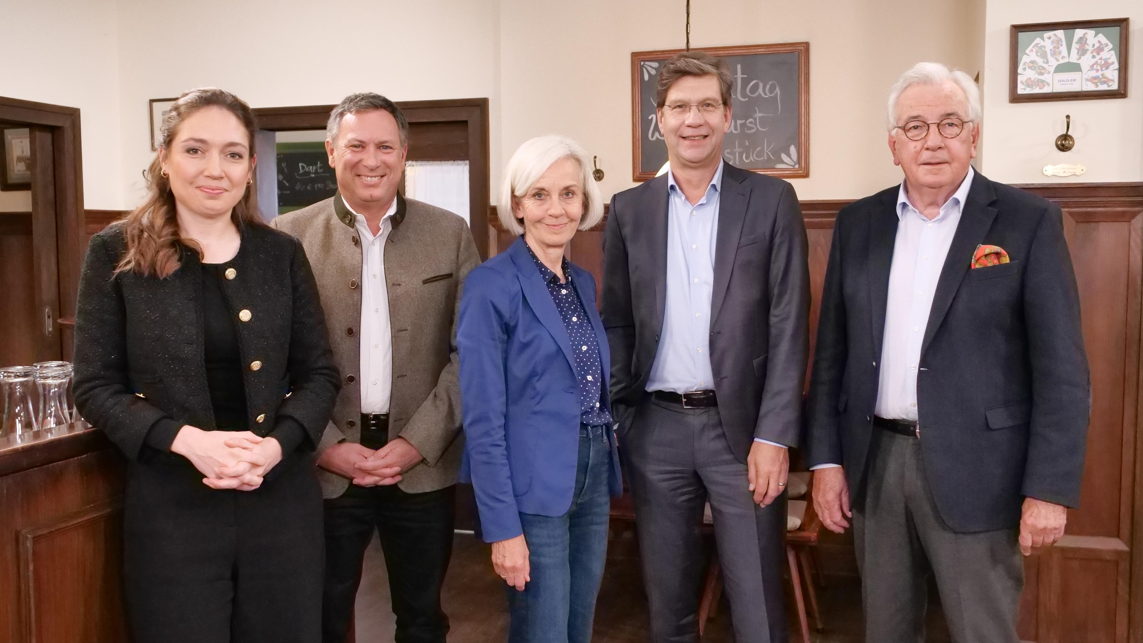 V.l.n.r.: Philippa Sigl-Glöckner, Klaus Bogenberger, Ursula Münch, Christoph Schwennicke, Hans-Werner Kilz