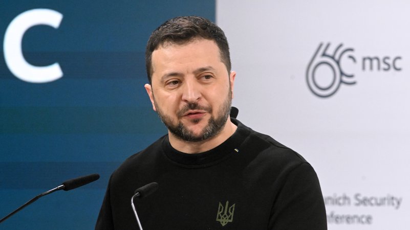 Archivbild vom 17.2.24: Wolodymyr Selenskyj, Präsident der Ukraine, spricht während der 60. Münchner Sicherheitskonferenz (MSC). | Bild: picture alliance/dpa | Felix Hörhager Archivbild vom 17.2.24: Wolodymyr Selenskyj, Präsident der Ukraine, spricht während der 60. Münchner Sicherheitskonferenz (MSC).