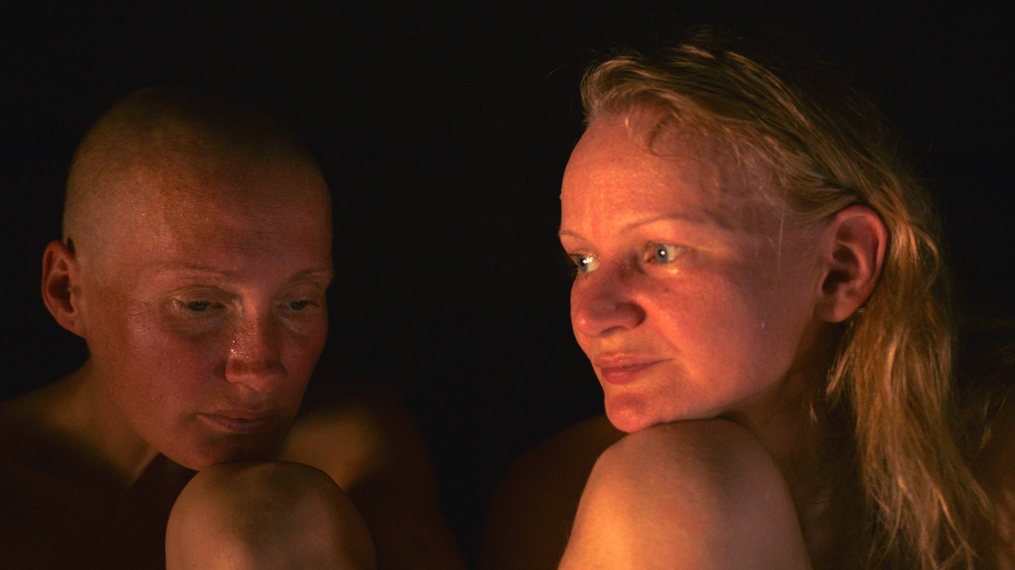 Szene aus dem Film "Smoke Sauna Sisterhood"