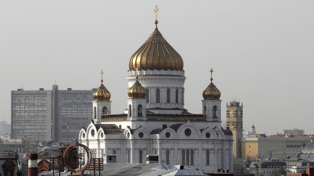 Moskau: Panorama mit Christ-Erlöser-Kathedrale.