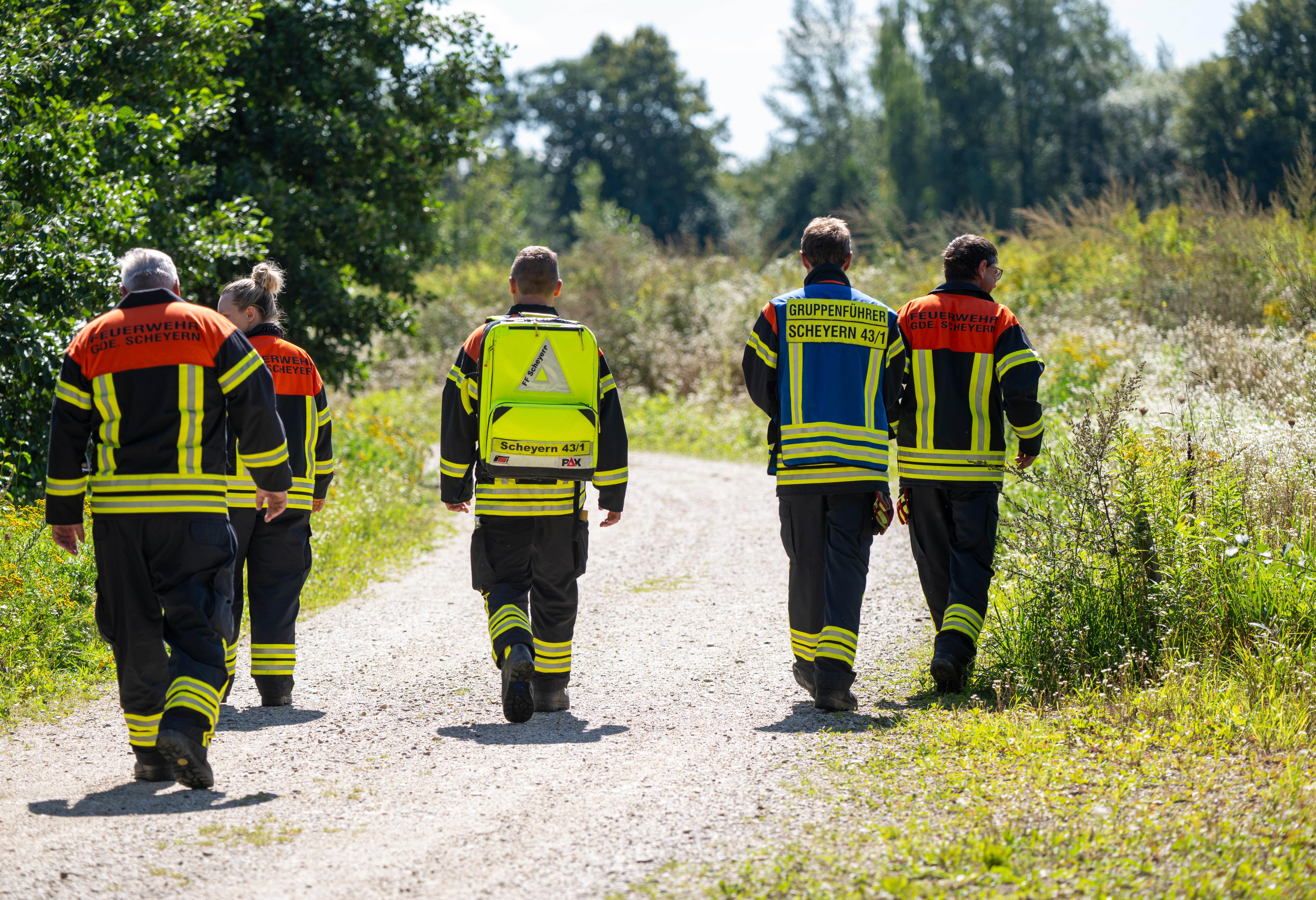 Rettungskräfte bei der Suche nach dem vermisstem 83-Jährigen Mann.