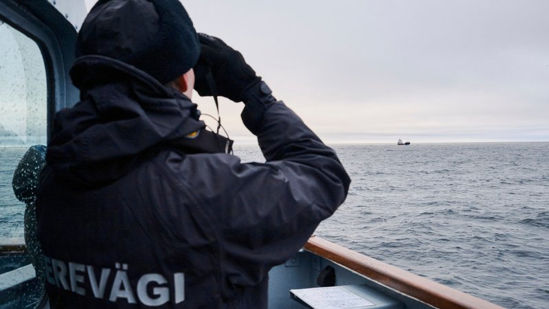 ARCHIV - 09.01.2025, ---, Ostsee: Ein Estnisches Marineschiff fährt in der Ostsee im Rahmen verstärkter NATO-Patrouillen in der Region nach einem mutmaßlichen Sabotageakt an Unterseekabeln. | Bild: dpa-Bildfunk/Hendrik Osula ARCHIV - 09.01.2025, ---, Ostsee: Ein Estnisches Marineschiff fährt in der Ostsee im Rahmen verstärkter NATO-Patrouillen in der Region nach einem mutmaßlichen Sabotageakt an Unterseekabeln.
